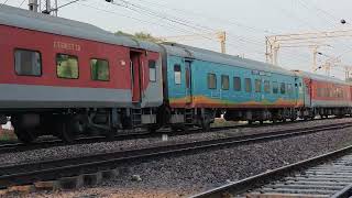 15083 CHHAPRA FARRUKHABAD UTSARG express slowly entering gomtinagar railway station [upl. by Guinna]