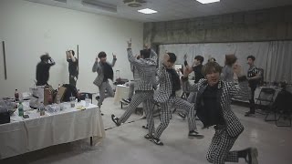 SUPER JUNIORDampE 슈퍼주니어DampE 촉이 와 CHOK CHOK DANCE Everybodys CHOK CHOK DANCE [upl. by Britton130]