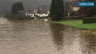 wetteronlinede Hochwasser an der Sieg 01122015 [upl. by Ahsinrat]