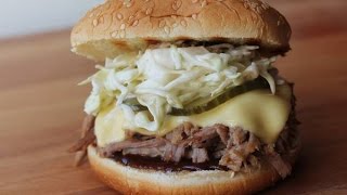 Pulled Pork Burger Rezept  Pulled Pork Sandwich Recipe  ENG SUBS [upl. by Johannes74]