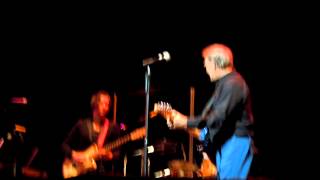 Glen Campbell  Wichita Lineman LIVE 112712 Seattle [upl. by Mumford]