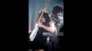 Gary Moore w Phil Lynott  14Parisienne Walkways AMAZING  Hamm OdeonLondon 28th Sept1985 [upl. by Aihtniroc]