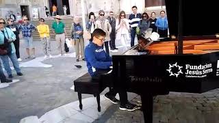 TOCANDO EL PIANO EN LA CALLE [upl. by Messere]