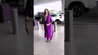 Hema Malini is shopping at the airport hemamarini lovesong shorts [upl. by Ilise]