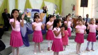 Coreografia Infantil do Hino Ah eu sou de Cristo [upl. by Akenna185]