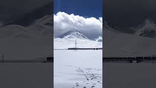 The Qinghai Tibet train passes through the Nyenchen Tanggula Snow Mountaintravel amazingchina [upl. by Okim576]