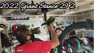 2022 GIANT STANCE 29 2 SMALL GUNMETAL WEIGHT [upl. by Rolandson448]