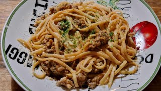 Recette  Linguine Bolognaise [upl. by Anital]