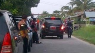 BM 14 D Pejabat Mobil Plat Merah Terobos Jalan Tidak Mau Antri di Pelabuhan Roro Bengkalis [upl. by Aciras]