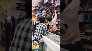 Free me shopping kaise kare 😜 prank funny comedy abrazkhan memes [upl. by Nicolette726]