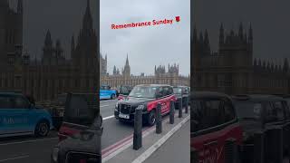 Black Cab Drivers line on Westminster Bridge to pay respect and offer free transport for our heros🌹 [upl. by Aihseket]