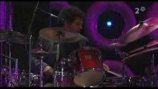 Crowded House  Dont Dream Its Over Live Earth 2007 [upl. by Ahsiral]