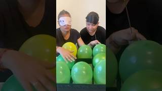 ¡Desafío a Ciegas Explota Globos Verdes sin Tocar el Globo Amarillo couple challenge boardgames [upl. by Ecyac495]