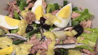 Salade Niçoise avec une bonne sauce Cèsar [upl. by Elbam]