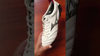 mizuno morelia neo 4 elite japan vs fake mizuno mizunomorelia footballboots footballskills [upl. by Ehttam]