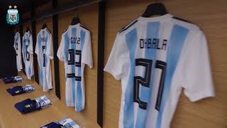 Vestuario de la Selección Argentina a minutos del partido contra Nigeria [upl. by Elac536]