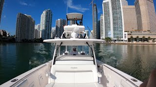 Everglades 435 Center Console in Miami Beach [upl. by Oiceladni]