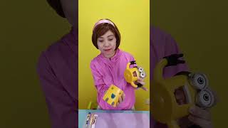 Fun Review on Minion Toothpaste Toothbrush Holder with Magnetic Cup productreview pakupakiss [upl. by Arul]