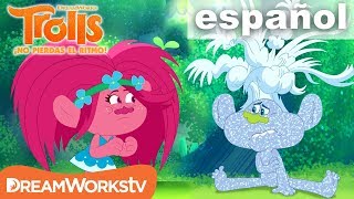 POPPY AL RESCATE Mal día con el cabello  TROLLS NUEVOS CORTOS DreamWorksTVEspanol [upl. by Artim]