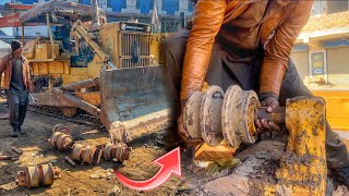 Amazing Technique of Repairing Bulldozer KOMATSU D85 Track Roller [upl. by Ahtaela]