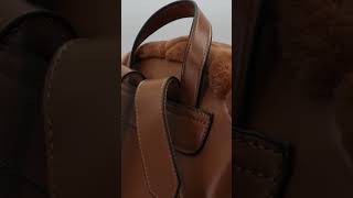 Mochila Feminina Grande Peluciada Matelasse  WJ045842CAMEL [upl. by Auqenehs988]