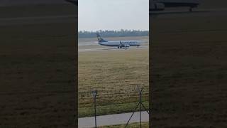 Ako pristáva ryanair boing737 vo viedni roadto100subsplanespotting planes music [upl. by Zonnya]