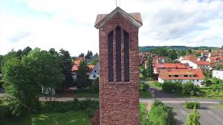 Gersfeld von oben  Drohnenflug über die Kirche Mariae Himmelfahrt [upl. by Hubey]