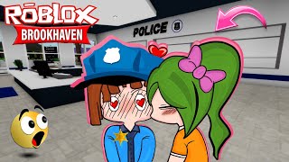 ENAM0RO A UN P0L1CÍA SE HACE MI NOVIO PARA QUE ME DEJE ESCAPAR DE PRISIÓN BROOKHAVEN ROBLOX [upl. by Primavera951]