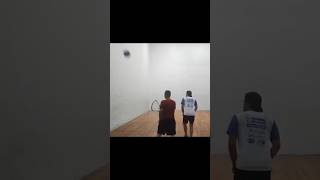 Le valió CASI NOS ✈️ LA CABEZA😂racquetball shorts [upl. by Edurtreg769]