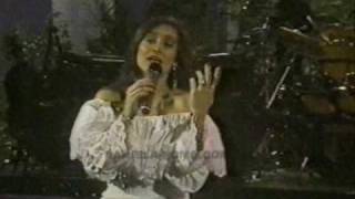 Daniela Romo  La Movida 13  De mi enamórate [upl. by Paschasia]