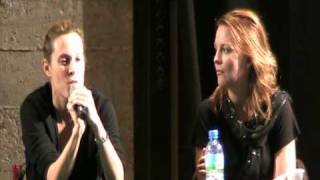 Laurel Holloman and Erin Daniels answering questions at TLWQAF Paris convention 6 [upl. by Krum]