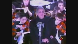 Plácido Domingo cantando el Himno del Centenario del Real Madrid [upl. by Berriman]