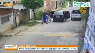 Jovem é executado a tiros na frente da própria mãe no Rio de Janeiro [upl. by Leitnahs]