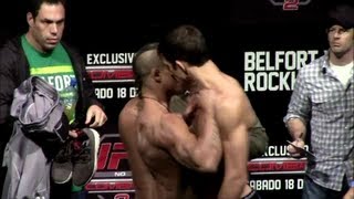 UFC Jaraguá do Sul Vitor Belfort empurra Luke Rockhold na pesagem [upl. by Endor]