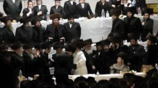 Skverer Rebbe at the Satmar Wedding 3711 [upl. by Trebla228]