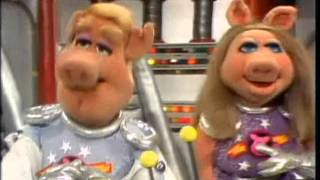 The Muppet Show Compilations  Episode 40 Pigs in Space Part 1 [upl. by Thordia98]