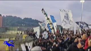 ArezzoPescara 00 iL Pescara riceve l’incitamento sotto la curva ospiti dopo il pareggio ad Arezzo [upl. by Trela825]