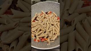 Penne integrali tonno fagioli rossi e verdure 😋😋😋 shortsvideo genova [upl. by Allrud]