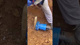 Clever installation process of pipe adapters with hammer and wood [upl. by Chill]