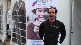 Staffellauf beim Düsseldorf Marathon 2015 mit Thomas Maximilian Held [upl. by Dash741]