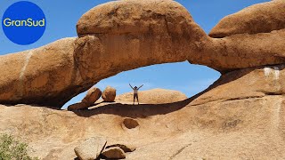 Spitzkoppe mit Rock Arch  🇳🇦 Namibias Nationales Wahrzeichen Mystisch einzigartig faszinierend [upl. by Girvin330]