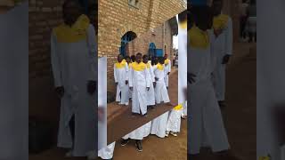 Tugutuye ababageni performed by Chorale la Grace De Dieu [upl. by Dragon779]