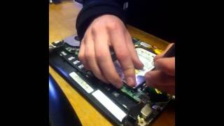 How to replace the hard drive in an msi u100 notebook [upl. by Aisak335]