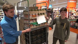 Tweelingbroers Luka en Niek helpen mensen in nood en halen ruim duizend boodschappen [upl. by Krenek]