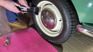 A very easy way to remove hubcaps without damage [upl. by Adnol]