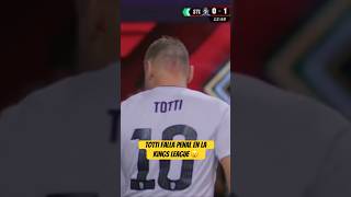 EL CÉSPED Totti falló su penal ante Medallo City KingsWorldCup francescototti asroma stallions [upl. by Aliwt223]