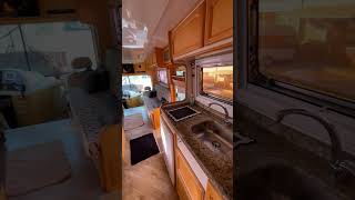 MOTORHOME COM CONFORTO E ESPAÇO POR R 35000000 [upl. by Reitman]