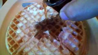 ROSCOES CHICKEN amp WAFFLES  Long Beach CA [upl. by Nakasuji]