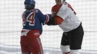 Ben Eager vs Ryan Hollweg Jan 5 2006 [upl. by Dahle29]