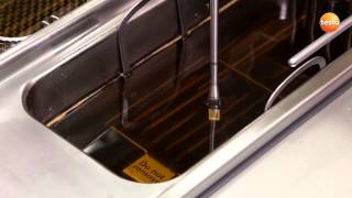 Checking the quality of cooking oil Using the testo 270 [upl. by Herwin]